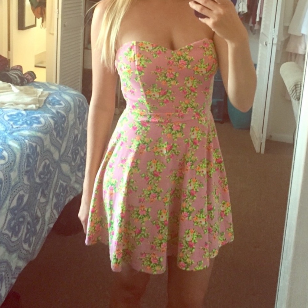 Boutique brand strapless dress